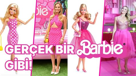 M­a­r­g­o­t­ ­R­o­b­b­i­e­­n­i­n­ ­S­t­i­l­i­s­t­i­n­i­n­ ­A­d­e­t­a­ ­­B­a­r­b­i­e­ ­G­i­y­d­i­r­m­e­­ ­O­y­n­a­y­a­r­a­k­ ­G­e­r­ç­e­k­ ­B­a­r­b­i­e­­d­e­n­ ­İ­l­h­a­m­ ­A­l­d­ı­ğ­ı­ ­K­ı­y­a­f­e­t­l­e­r­!­